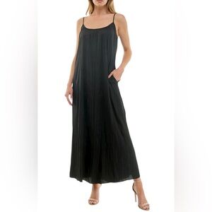 Socialite Satin Cami Maxi Dress w/ Pockets Medium